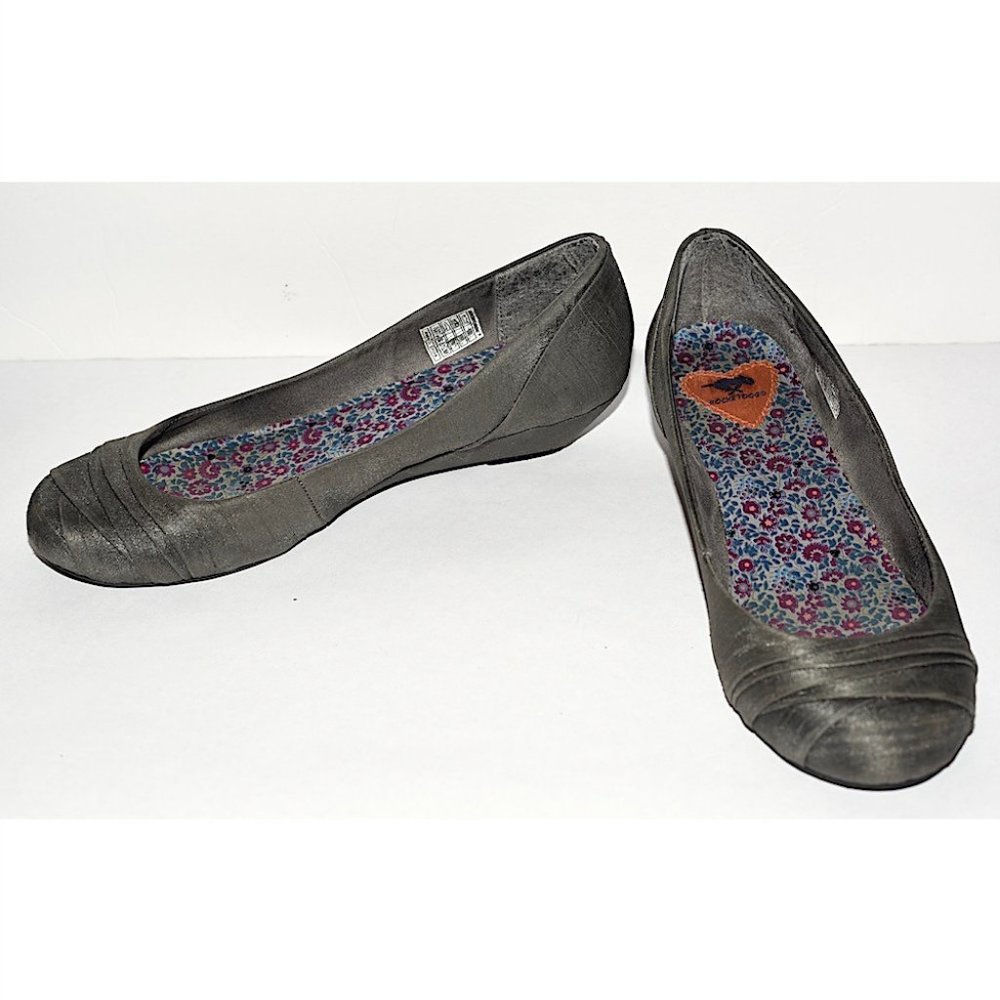 Rocket Dog Gray/Silver Wedge Fabric Flats with Sheen